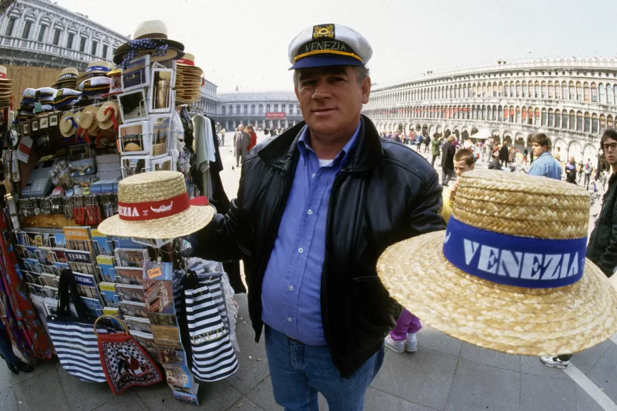 TURISMO TURISTA TURISTI VENEZIA SOUVENIR