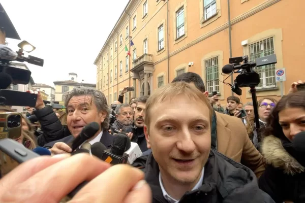 Alberto Stasi verso la scarcerazione e l’affidamento in prova dopo oltre 10 anni di detenzione. “Decisione non collegata a nuova indagine su omicidio Chiara Poggi” Alberto Stasi verso la scarcerazione e l’affidamento in prova dopo oltre 10 anni di detenzione. “Decisione non collegata a nuova indagine su omicidio Chiara Poggi”