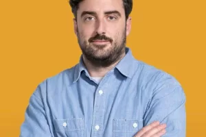 Elezioni Prato, la città prova a rialzarsi con il blogger Jonathan Targetti, il Milei toscano