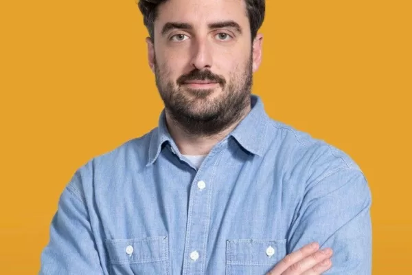 Elezioni Prato, la città prova a rialzarsi con il blogger Jonathan Targetti, il Milei toscano Elezioni Prato, la città prova a rialzarsi con il blogger Jonathan Targetti, il Milei toscano