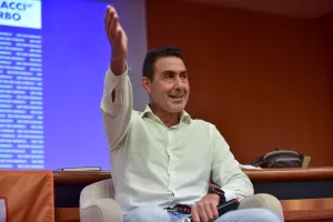 Vannacci, Futuro Nazionale è al 3,5%, boom di giovani. Ma il ‘voto utile’ preoccupa il Generale Vannacci, Futuro Nazionale è al 3,5%, boom di giovani. Ma il ‘voto utile’ preoccupa il Generale