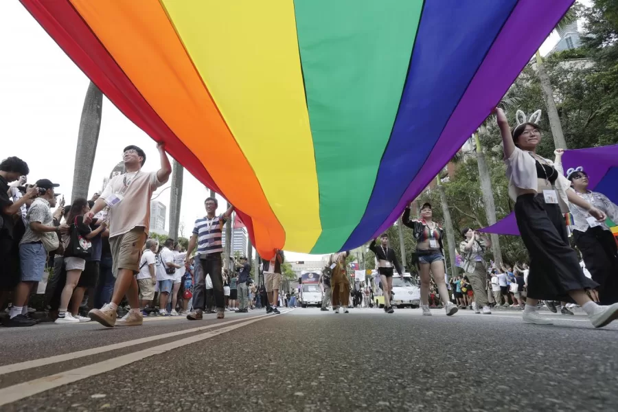 Sei una donna ebrea? Fuori dalla sauna queer! Il bullismo antisemita della galassia LGBTQ+