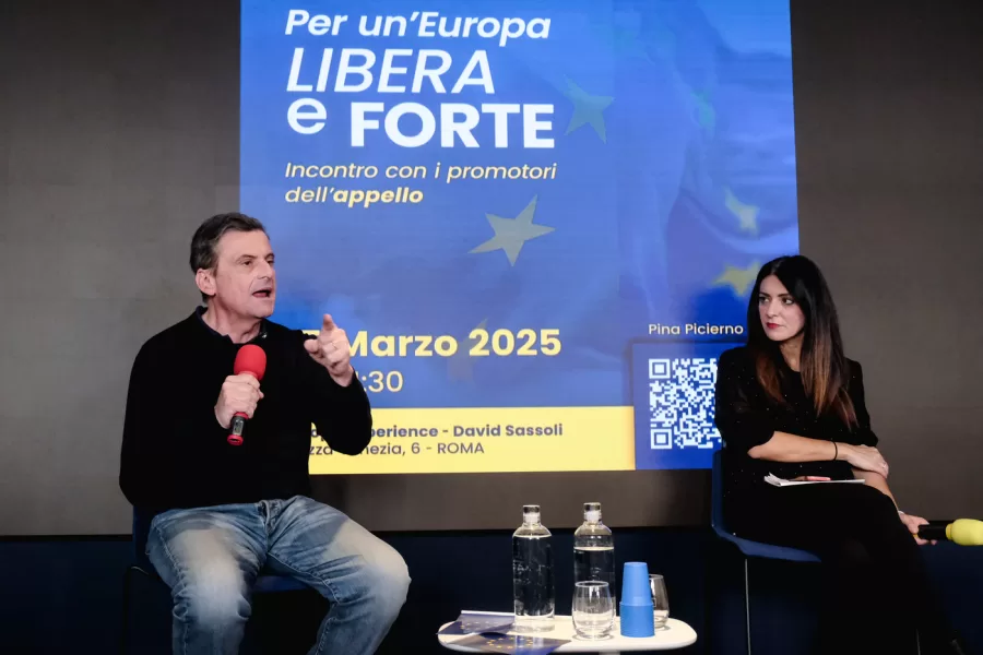 Carlo Clenda AZIONE in occasione dell’evento “Per un’Europa libera e forte’ appello lanciato dalla    vicepresidente del Parlamento Europeo Pina Picierno PD. Europa Experience a Roma, Sabato 15  Febbraio 2025 (foto Mauro Scrobogna / LaPresse) 

Carlo Calenda AZIONE on the occasion on the occasion of the event “For a free and strong Europe” appeal launched by the vice-president of the European Parliament Pina Picierno PD. Europa Experience in Rome, Saturday  February 15 2025. (Photo by Mauro Scrobogna / LaPresse)