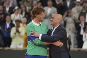 Agassi parla del crollo di Sinner contro Cerundolo: “Non ha scuse, c’è una differenza enorme tra essere in forma ed essere preparati”