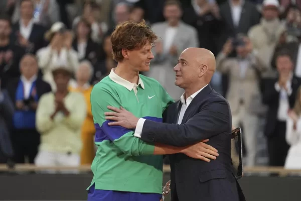 Agassi parla del crollo di Sinner contro Cerundolo: “Non ha scuse, c’è una differenza enorme tra essere in forma ed essere preparati”