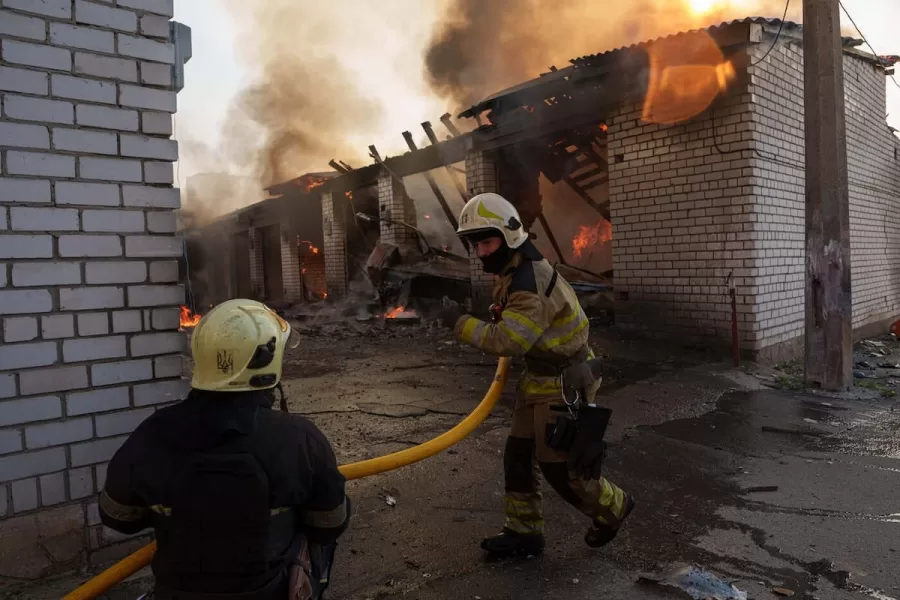 Missili e droni sui civili, l’orrore della Russia su Kyiv