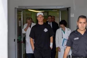 Jannick Sinner esce dallOspedale San Raffaele dopo controlli medici – Milano, Italia – Lunedì, 8 Giugno 2026 – (foto Stefano Porta / LaPresse)

Jannick Sinner leaves San Raffaele Hospital
 – Milan, Italy – Monday, June 8, 2026 (photo Stefano Porta / LaPresse)