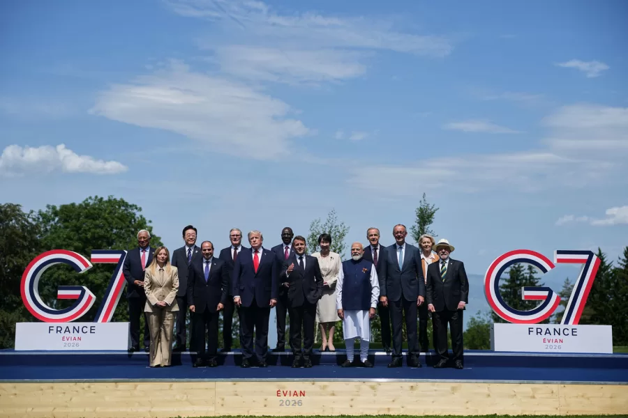 From left, European Council President Antonio Costa, Italian Prime Minister Giorgia Meloni, South Korea’s President Lee Jae Myung, Egyptian President Abdel-Fattah el Sissi, British Prime Minister Keir Starmer, U.S. President Donald Trump, Kenya’s President William Ruto, French President Emmanuel Macron Japan’s Prime Minister Sanae Takaichi, India’s Prime Minister Narenda Modi, Canadian Prime Minister Mark Carney, German Chancellor Friedrich Merz, European Commission President Ursula von der Leyen and Brazil’s President Luiz Inacio Lula da Silva pose during a group photo of G7 leaders and invited nations during the G7 summit in Evian-les-Bains, France, Tuesday, June 16, 2026. (AP Photo/Thibault Camus)





Associate Press/ LaPresse
Only Italy and Spain