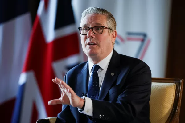 Britain’s Prime Minister Keir Starmer speaks to the members of the media on the sidelines of the G7 summit, in Thonon-les-Bains, France, Wednesday, June 17, 2026. (Isabel Infantes/Pool Photo via AP) 



Associated Press / LaPresse
Only italy and spain