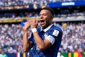 France’s Kylian Mbappe celebrates after scoring the opening goal of his team during the World Cup Group I soccer match between France and Senegal in East Rutherford, N.J., near New York, Tuesday, June 16, 2026. (AP Photo/Frank Franklin II)
Associated Press / Lapresse
Only italy and spain France’s Kylian Mbappe celebrates after scoring the opening goal of his team during the World Cup Group I soccer match between France and Senegal in East Rutherford, N.J., near New York, Tuesday, June 16, 2026. (AP Photo/Frank Franklin II)
Associated Press / Lapresse
Only italy and spain