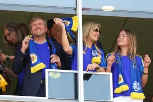 Netherlands King Willem-Alexander, left, Queen Máxima and Princess Ariane, right, watch the World Cup Group E soccer match between Ecuador y Curacao in Kansas City, Mo., Saturday, June 20, 2026. (AP Photo/Ed Zurga)





Associate Press/ LaPresse
Only Italy and Spain