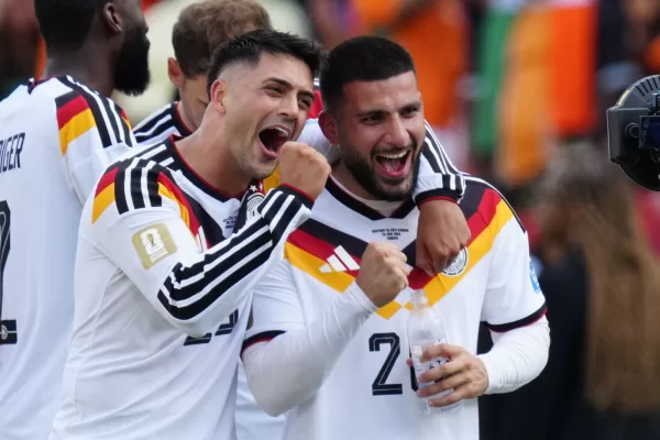 Germany’s Nadiem Amiri, left, celebrates with Deniz Undav (26) after the World Cup Group E soccer match between Germany and Ivory Coast in Toronto, Saturday, June 20, 2026. (Frank Gunn/The Canadian Press via AP)


Associated Press/LaPresse
Only Italy and Spain