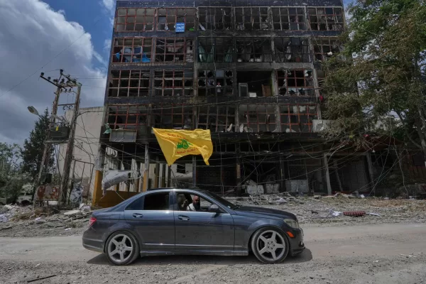 A man with a Hezbollah flag drives past a damaged building following a ceasefire between Israel and Hezbollah in the town of Nabatiyeh, southern Lebanon, Monday, June 22, 2026. (AP Photo/Mohammed Zaatari)





Associate Press/ LaPresse
Only Italy and Spain