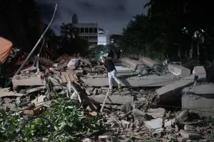 Terremoto devastante in Venezuela, due scosse in pochi minuti: morti e feriti. “La casa ci stava cadendo addosso”