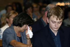 Garlasco, la domanda della stagista al giudice: “E se Chiara fosse stata gelosa della passione di Stasi per il porno?”. L’assenza di movente che assolse Alberto