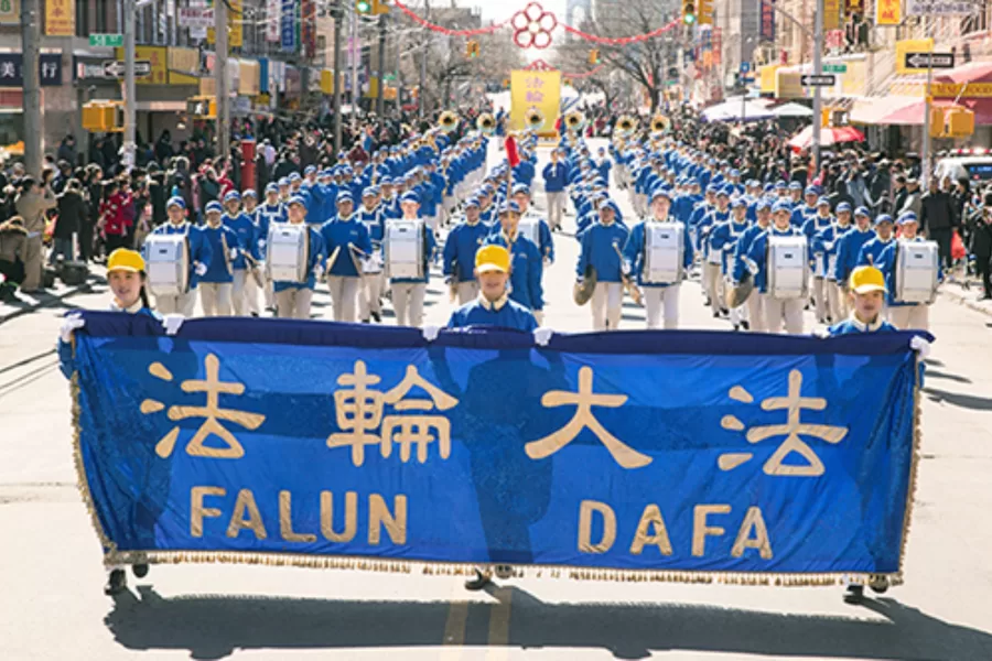 Praticanti del Falun Gong a Roma per chiedere la fine di 27 anni di persecuzione in Cina e difendere la libertà di credo
