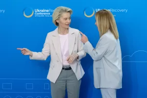 Il Presidente del Consiglio Giorgia Meloni con  Ursula von der Leyen, Presidente della Commissione europea, in occasione della Conferenza sulla ripresa dell’Ucraina. Roma Giovedì 10 Luglio 2025 (foto Mauro Scrobogna / LaPresse) 

Prime Minister Giorgia Meloni, Ursula von der Leyen, President of EU Commission, at the Conference on Ukraine’s Recovery. Rome, Thursday July 10 2025. (Photo by Mauro Scrobogna / LaPresse)