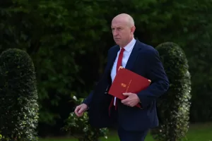 Secretary of State for Defence John Healey arrives for a cabinet meeting in Downing Street, London, Tuesday, May 12, 2026 as Britain’s Prime Minister Keir Starmer is facing the biggest threat yet to his authority after a growing number of disaffected lawmakers called for him to step down.(AP Photo/Kirsty Wigglesworth)
Associate Press/ LaPresse
Only Italy and Spain Secretary of State for Defence John Healey arrives for a cabinet meeting in Downing Street, London, Tuesday, May 12, 2026 as Britain’s Prime Minister Keir Starmer is facing the biggest threat yet to his authority after a growing number of disaffected lawmakers called for him to step down.(AP Photo/Kirsty Wigglesworth)
Associate Press/ LaPresse
Only Italy and Spain