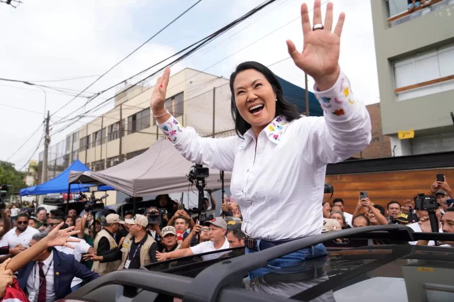 FILE – Presidential candidate Keiko Fujimori, of the Popular Force party, waves after voting during the presidential runoff election in Lima, Peru, June 7, 2026. (AP Photo/Martin Mejia, File) 



Associated Press / Lapresse
Only italy and spain