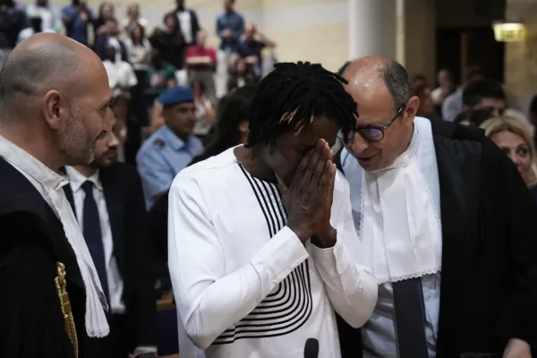 Omicidio Paganelli, 6 secondi di video e 23 mesi in carcere: crolla il castello della Procura, risorge Dassilva in un boato che sa di vergogna collettiva Omicidio Paganelli, 6 secondi di video e 23 mesi in carcere: crolla il castello della Procura, risorge Dassilva in un boato che sa di vergogna collettiva