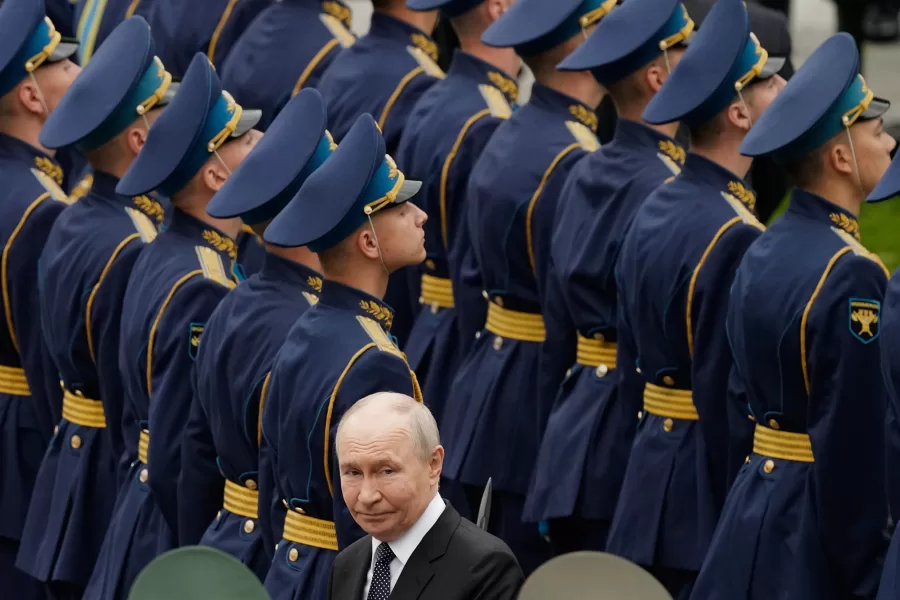 Russian President Vladimir Putin arrives to attend a wreath-laying ceremony marking the 85th anniversary of the Nazi German invasion into Soviet Union in World War II on the Remembrance and Sorrow Day at the Tomb of the Unknown Soldier by the Kremlin wall in Moscow, on Monday, June 22, 2026. (AP Photo/Alexander Zemlianichenko, Pool)





Associate Press/ LaPresse
Only Italy and Spain