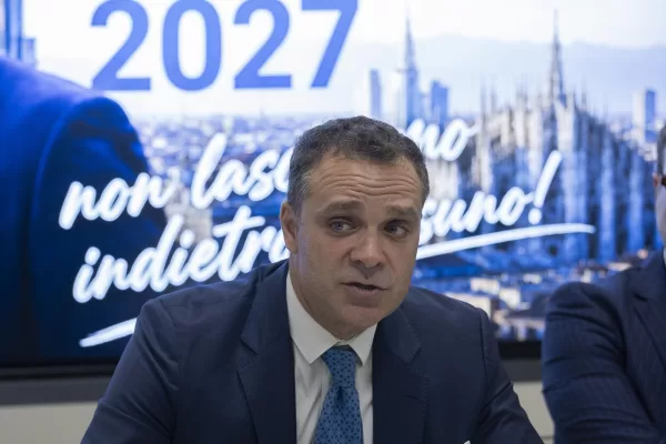 Chi è Pietro Tatarella, l’infanzia nelle periferie, l’inchiesta Mensa dei poveri e il linguaggio della destra urbana