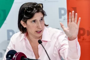 La segretaria Elly Schlein in occasione della presentazione della proposta di legge del PD per garantire il ‘Diritto a Restare’ dei giovani. Sede nazionale PD, Roma Mercoledì 03 Giugno 2026 (photo by Mauro Scrobogna / LaPresse)
Secretary Elly Schlein at the presentation of the Democratic Party’s bill to guarantee young people’s “Right to Remain.” Democratic Party National Headquarters, Rome, Wednesday June 03 2026 (photo by Mauro Scrobogna / LaPresse) La segretaria Elly Schlein in occasione della presentazione della proposta di legge del PD per garantire il ‘Diritto a Restare’ dei giovani. Sede nazionale PD, Roma Mercoledì 03 Giugno 2026 (photo by Mauro Scrobogna / LaPresse)
Secretary Elly Schlein at the presentation of the Democratic Party’s bill to guarantee young people’s “Right to Remain.” Democratic Party National Headquarters, Rome, Wednesday June 03 2026 (photo by Mauro Scrobogna / LaPresse)