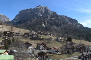 Quel pezzo di Veneto che sparisce in silenzio: da Cortina a tutto il Bellunese, Pil alto ma culle e scuole vuote