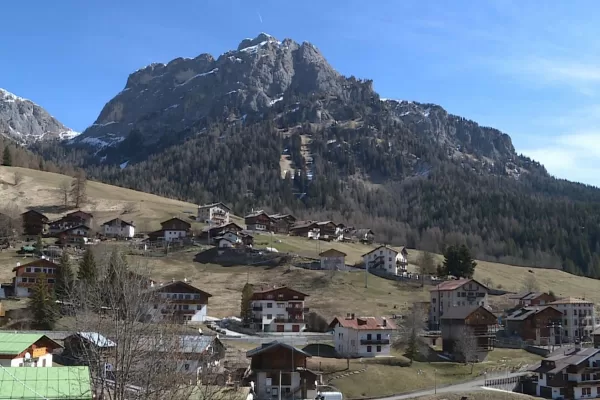 Quel pezzo di Veneto che sparisce in silenzio: da Cortina a tutto il Bellunese, Pil alto ma culle e scuole vuote Quel pezzo di Veneto che sparisce in silenzio: da Cortina a tutto il Bellunese, Pil alto ma culle e scuole vuote