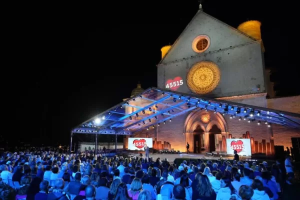 San Francesco, la voce che inquieta e orienta la storia: dai frati del Sacro Convento l’importante maratona San Francesco, la voce che inquieta e orienta la storia: dai frati del Sacro Convento l’importante maratona
