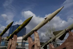 Pronti alla vendetta contro chi attacca i nostri proxy, il regime iraniano inaugura la nuova via della deterrenza Pronti alla vendetta contro chi attacca i nostri proxy, il regime iraniano inaugura la nuova via della deterrenza