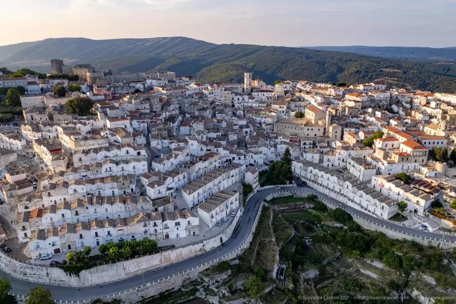 Monte Sant’Angelo celebra i suoi due Siti UNESCO: spiritualità, storia e natura protagoniste tra giugno e luglio