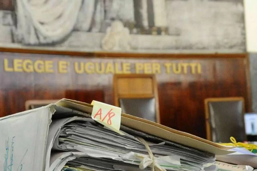 Italia nel caos sulla prescrizione, difficoltà a calcolare l’estinzione di un reato di 5 anni: la soluzione è la legge ordinaria