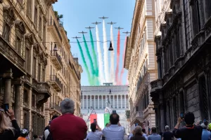 Foto Mauro Scrobogna /LaPresse
02-06-2020 Roma, Italia
Cronaca
Coronavirus,fase 2,festa Repubblica
Nella foto: Altare della Patria, Vittoriano, passaggio frecce tricolori
Photo Mauro Scrobogna /LaPresse
June 02, 2020 Rome, Italy
News
Coronavirus outbreak,fase 2, Republic Day
In the picture: Altare della Patria Vittoriano, Frecce Tricolori t(ricolor arrows) Foto Mauro Scrobogna /LaPresse
02-06-2020 Roma, Italia
Cronaca
Coronavirus,fase 2,festa Repubblica
Nella foto: Altare della Patria, Vittoriano, passaggio frecce tricolori
Photo Mauro Scrobogna /LaPresse
June 02, 2020 Rome, Italy
News
Coronavirus outbreak,fase 2, Republic Day
In the picture: Altare della Patria Vittoriano, Frecce Tricolori t(ricolor arrows)