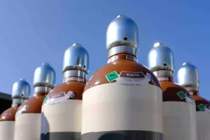Non solo petrolio e gas: ora il problema è l’elio. Oltre il 30% della produzione dipende dal Qatar: rischio per microchip e rm