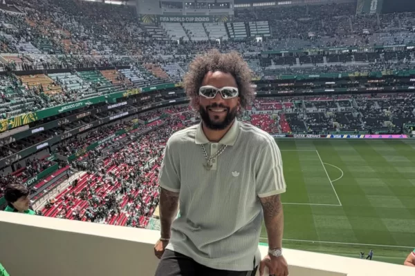 Botte Mondiali, la rissa dopo Messico-Sudafrica con la polizia che salva Marcelo Botte Mondiali, la rissa dopo Messico-Sudafrica con la polizia che salva Marcelo