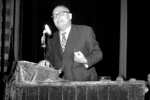 © Silvio Durante/LAPRESSE
20-12-1953 Torino
archivio storico
Politica
Nella foto:Un comizio del Segretario del PARTITO SOCIALISTA ITALIANO (PSI) PIETRO NENNI dopo le elezioni del 1953.
Il Segretario parla all’interno del Teatro Alfieri di TORINO
Neg. 52955 © Silvio Durante/LAPRESSE
20-12-1953 Torino
archivio storico
Politica
Nella foto:Un comizio del Segretario del PARTITO SOCIALISTA ITALIANO (PSI) PIETRO NENNI dopo le elezioni del 1953.
Il Segretario parla all’interno del Teatro Alfieri di TORINO
Neg. 52955