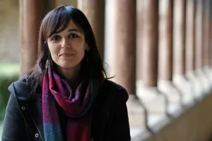 Sílvia Orriols Serra e l’ascesa in Catalogna: “Essere contro l’islamismo è un dovere, il velo è inaccettabile. E in piscina ho vietato il burkini”