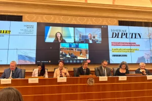 Putin è il vero federatore dei riformisti italiani, il fronte liberale unito contro la rete filorussa che serpeggia in Italia: i proxy di Mosca dietro stampa e tv Putin è il vero federatore dei riformisti italiani, il fronte liberale unito contro la rete filorussa che serpeggia in Italia: i proxy di Mosca dietro stampa e tv