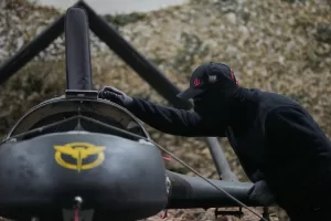 A serviceman of Ukraine’s defense intelligence prepares an An-196 Liutyi (Fierce) one-way drone against Russia in an undisclosed location in Ukraine late Thursday, May 28, 2026. (AP Photo/Efrem Lukatsky)
Associated Press / LaPresse
Only italy and spain A serviceman of Ukraine’s defense intelligence prepares an An-196 Liutyi (Fierce) one-way drone against Russia in an undisclosed location in Ukraine late Thursday, May 28, 2026. (AP Photo/Efrem Lukatsky)
Associated Press / LaPresse
Only italy and spain