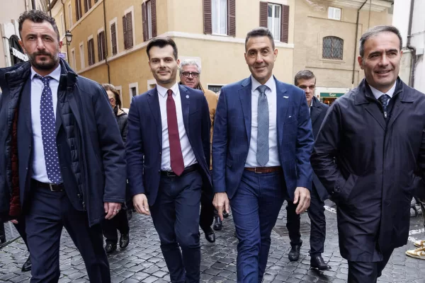 Marcetta su Roma, il Vannacci Pride nella Capitale ma FdI, FI e Lega si compattano Marcetta su Roma, il Vannacci Pride nella Capitale ma FdI, FI e Lega si compattano