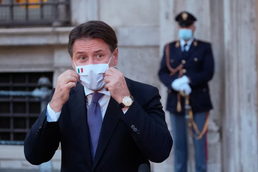 Conte si concede un congedo: il leader 5 stelle apre all’audizione sulle mascherine