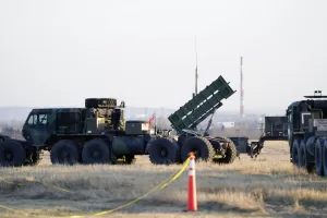 Missili Patriot, Trump cambia strategia: licenza all’Ucraina per produrli