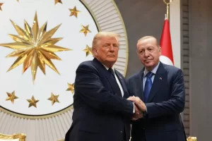 President Donald Trump shakes hands with Turkish President Recep Tayyip Erdogan upon arriving for the NATO summit in Ankara, Turkey, Tuesday, July 7, 2026. (AP Photo/Alex Brandon)
Associated Press / LaPresse
Only italy and spain President Donald Trump shakes hands with Turkish President Recep Tayyip Erdogan upon arriving for the NATO summit in Ankara, Turkey, Tuesday, July 7, 2026. (AP Photo/Alex Brandon)
Associated Press / LaPresse
Only italy and spain