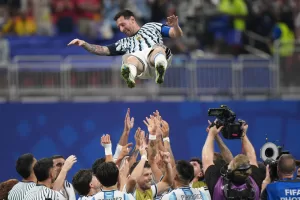 Argentina players toss teammate Lionel Messi (10) into the air as they celebrate after the World Cup round of 16 soccer match between Argentina and Egypt in Atlanta, Tuesday, July 7, 2026. (AP Photo/Jacob Kupferman) Argentina players toss teammate Lionel Messi (10) into the air as they celebrate after the World Cup round of 16 soccer match between Argentina and Egypt in Atlanta, Tuesday, July 7, 2026. (AP Photo/Jacob Kupferman)