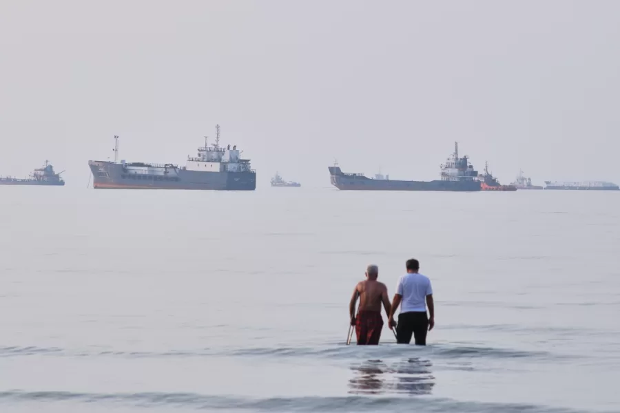 Two men wade in the waters of the Strait of Hormuz with vessels anchored in the background, off Bandar Abbas, Iran, Sunday, July 12, 2026. (Razieh Poudat/ISNA via AP) 



Associated Press / LaPresse
Only italy and spain