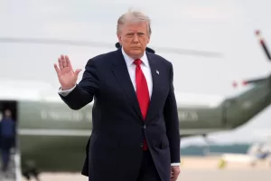 President Donald Trump waves as he walks from Marine One to board Air Force One, Monday, July 27, 2026, at Joint Base Andrews, Md. (AP Photo/Alex Brandon)





Associate Press/ LaPresse
Only Italy and Spain