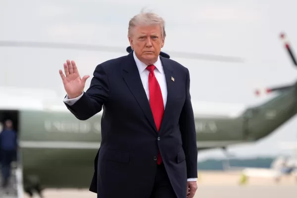 President Donald Trump waves as he walks from Marine One to board Air Force One, Monday, July 27, 2026, at Joint Base Andrews, Md. (AP Photo/Alex Brandon)





Associate Press/ LaPresse
Only Italy and Spain