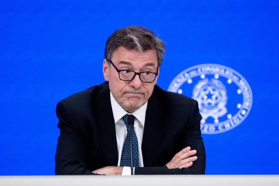 Il Ministro delleconomia Giancarlo Giorgetti durante la conferenza stampa dopo il Consiglio dei Ministri tenutosi a Palazzo Chigi a Roma, Lunedì 27 Luglio 2026 (foto Mauro Scrobogna / LaPresse) 

MInister of economy Giancarlo Giorgetti during the press conference after the Council of Ministers held at Palazzo Chigi in Rome, Monday July 27 2026 (foto Mauro Scrobogna / LaPresse)