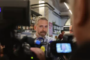 Velostazione ExDynamo – Inaugurazione della Rider House, lo spazio di sosta,
ristoro e informazione sui propri diritti messo a disposizione dei rider bolognesi. Col sindaco Matteo Lepore, la vicesindaca
Emily Clancy e rappresentanti di Cgil, Cisl e Uil.
Bologna (Italia) 29 Luglio 2026
(Photo Guido Calamosca/LaPresse)
ExDynamo Bike Hub Inauguration of the Rider House, a space for resting,
refreshment, and information on rights, made available to Bolognas delivery riders. Attended by Mayor Matteo Lepore, Deputy Mayor
Emily Clancy, and representatives from the CGIL, CISL, and UIL unions.
jul 29, 2026 – Bologna – Italia
(Guido Calamosca/LaPresse ) Velostazione ExDynamo – Inaugurazione della Rider House, lo spazio di sosta,
ristoro e informazione sui propri diritti messo a disposizione dei rider bolognesi. Col sindaco Matteo Lepore, la vicesindaca
Emily Clancy e rappresentanti di Cgil, Cisl e Uil.
Bologna (Italia) 29 Luglio 2026
(Photo Guido Calamosca/LaPresse)
ExDynamo Bike Hub Inauguration of the Rider House, a space for resting,
refreshment, and information on rights, made available to Bolognas delivery riders. Attended by Mayor Matteo Lepore, Deputy Mayor
Emily Clancy, and representatives from the CGIL, CISL, and UIL unions.
jul 29, 2026 – Bologna – Italia
(Guido Calamosca/LaPresse )
